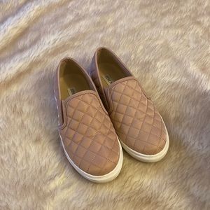 Size 6, dusty rose pink, Steve Madden slip on sneaks!!
